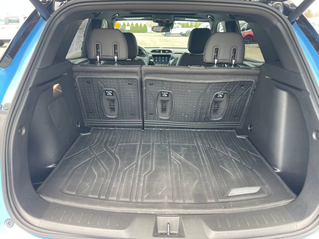 Used 2023 Chevrolet TrailBlazer RS w/ Sun and Liftgate Package image 24