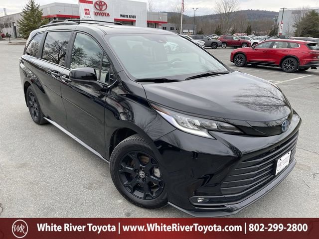 Used 2025 Toyota Sienna XLE Woodland Edition