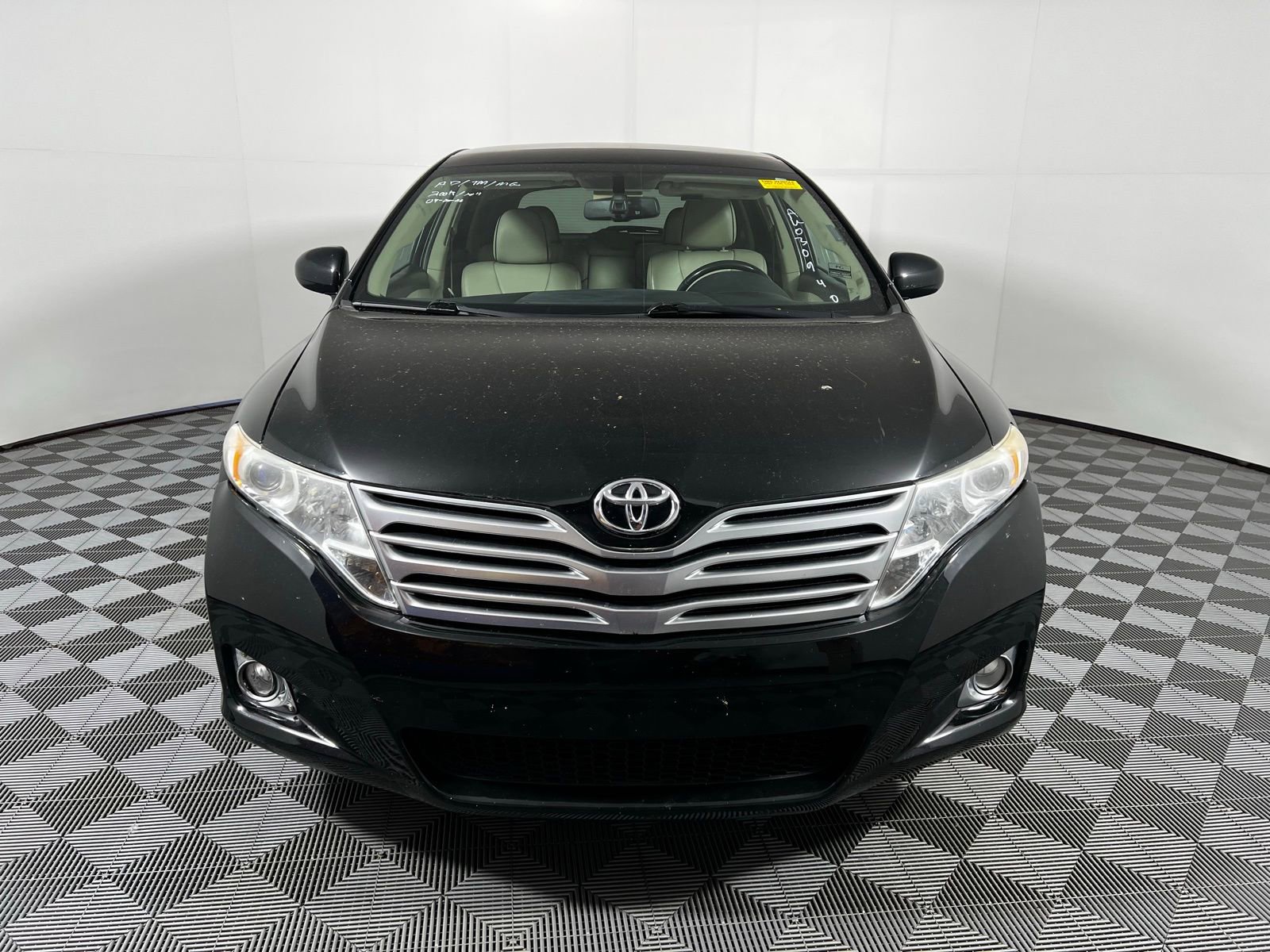 Used 2010 Toyota Venza image 2