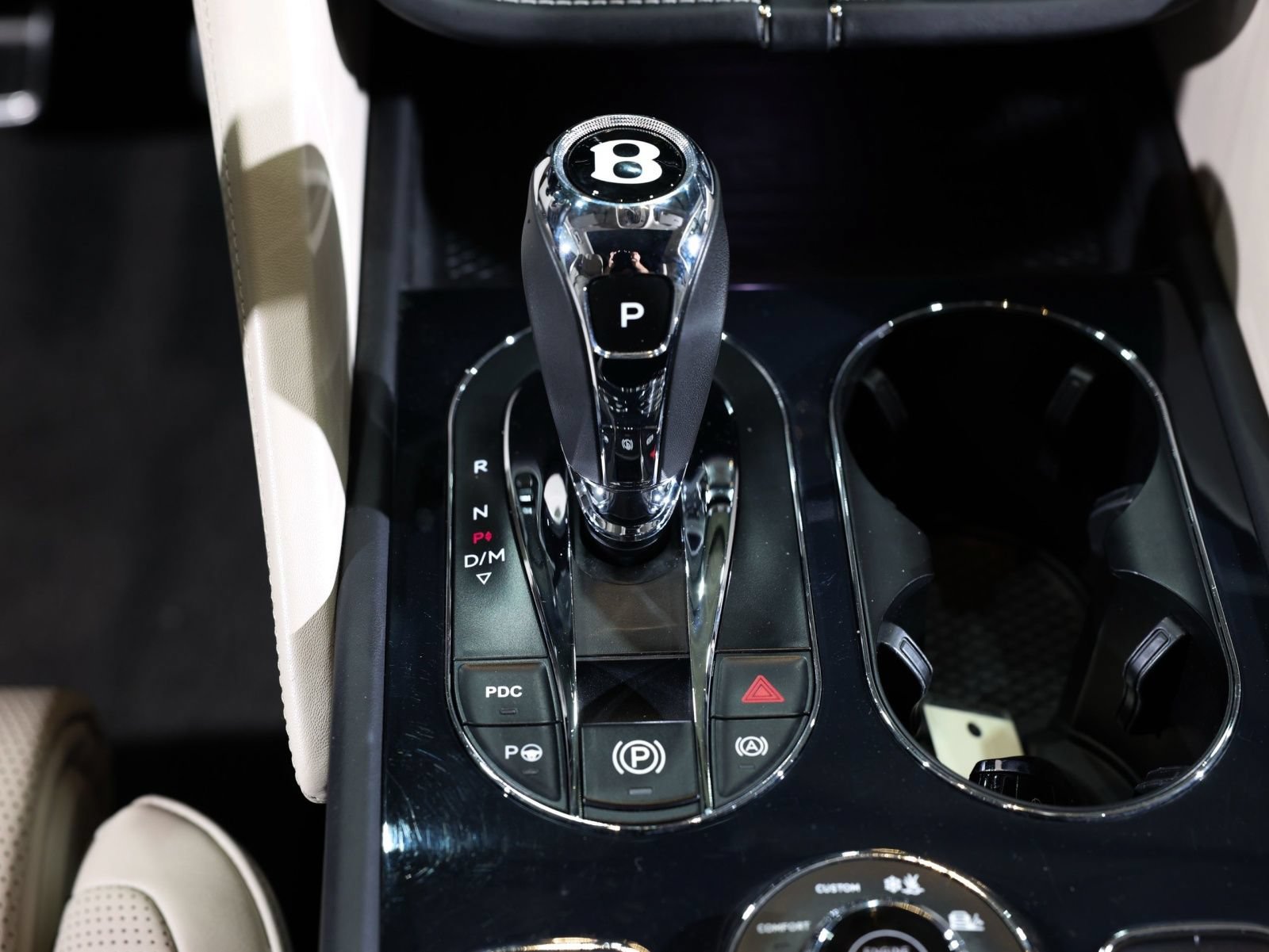 Used 2021 Bentley Bentayga w/ First Edition Specification AWD/4WD image 39