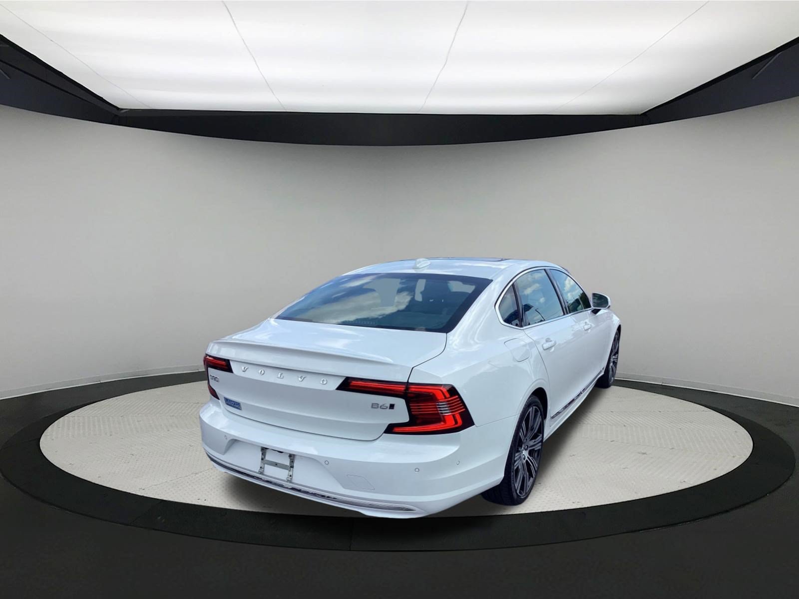 Used 2023 Volvo S90 B6 Plus AWD/4WD image 8