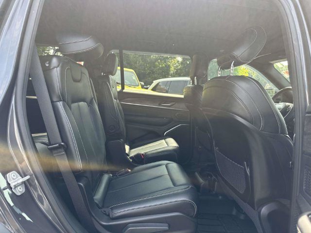 Certified 2023 Jeep Grand Cherokee L Overland AWD/4WD image 23