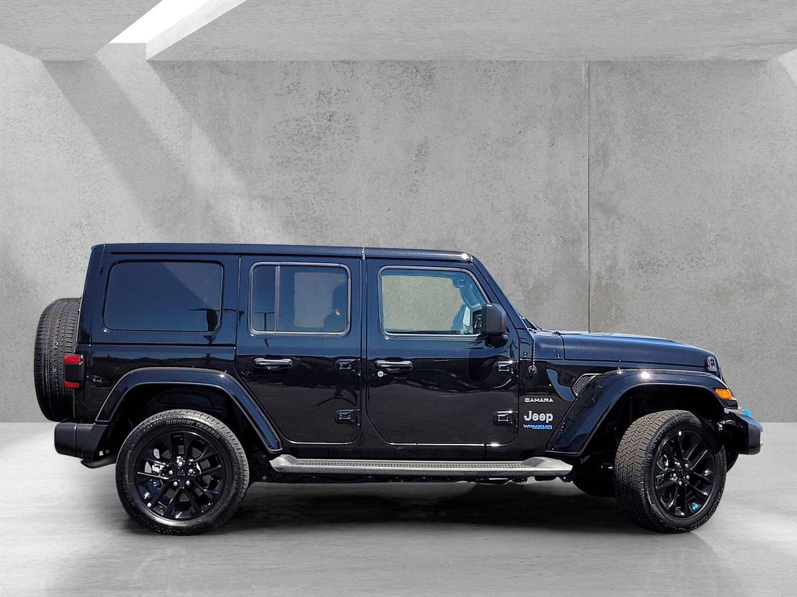 Used 2022 Jeep Wrangler Unlimited Sahara image 3