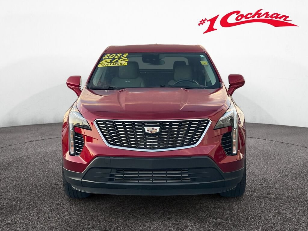 Used 2023 Cadillac XT4 Luxury w/ Cold Weather Package FWD image 32