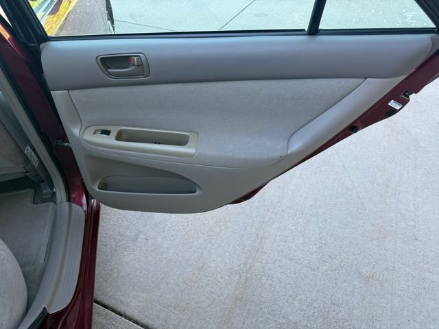Used 2003 Toyota Camry LE w/ Fleet Convenience Pkg FWD image 9
