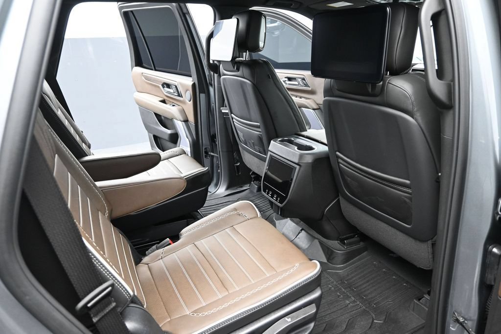 Used 2026 GMC Yukon Denali Ultimate w/ LPO, Floor Liner Package AWD/4WD image 27