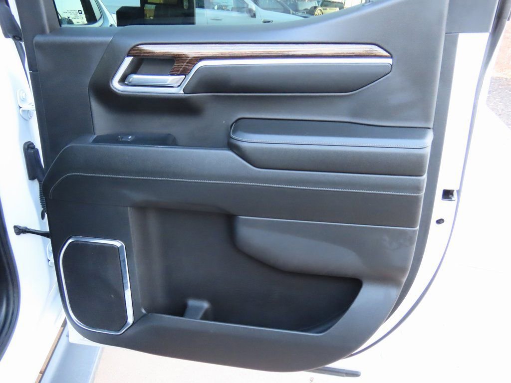 Used 2024 GMC Sierra 1500 Elevation w/ Preferred Package image 16