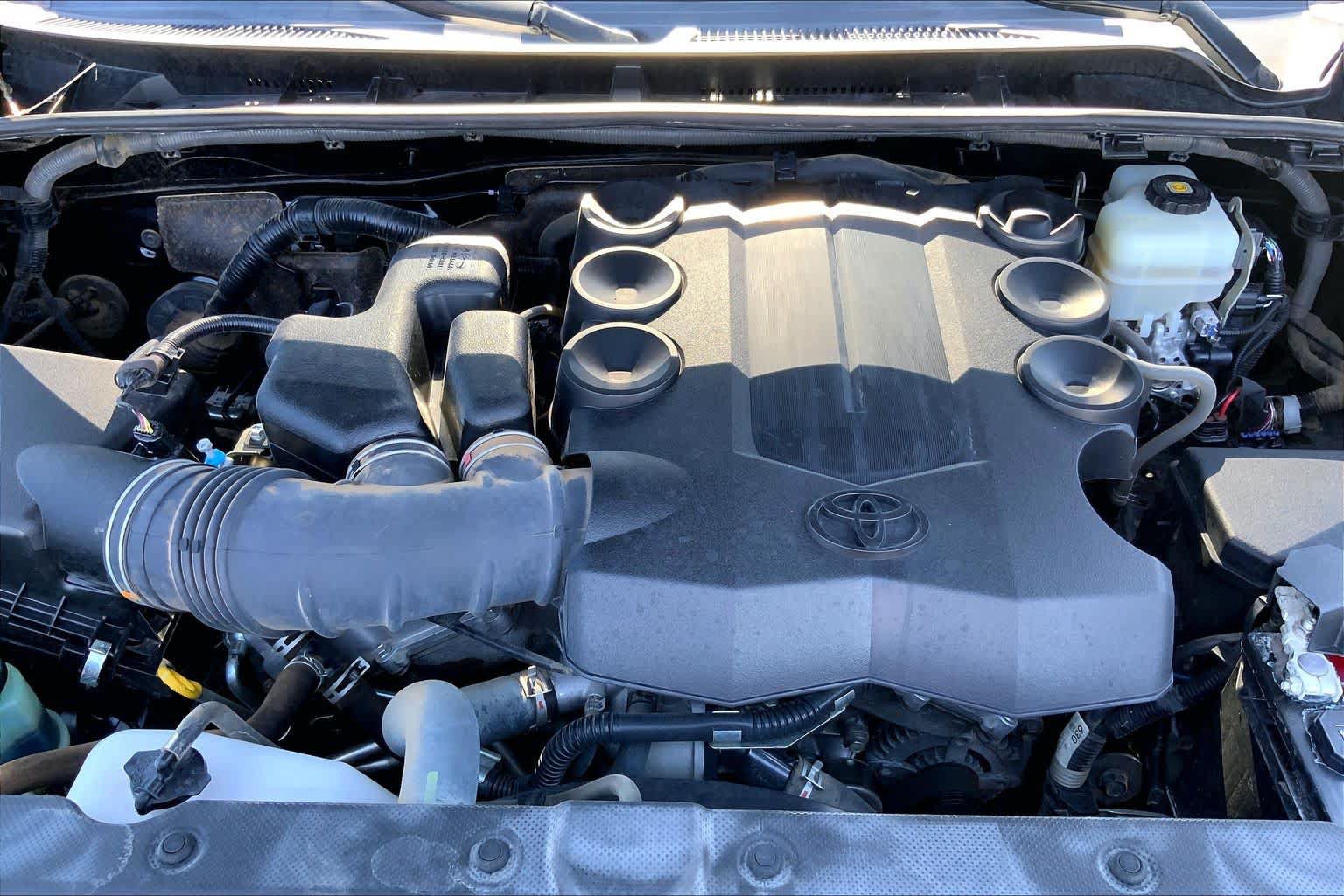 Used 2019 Toyota 4Runner Limited AWD/4WD image 32