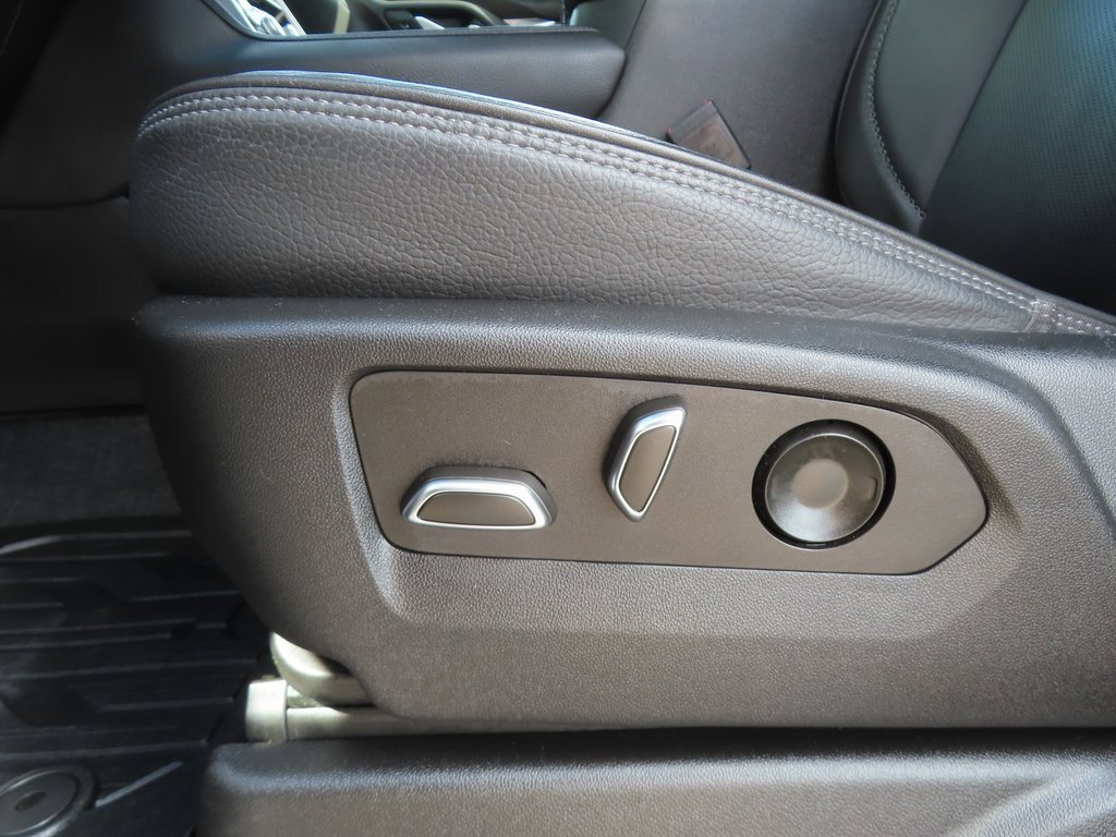 Used 2022 GMC Yukon Denali w/ Denali Premium Package image 6