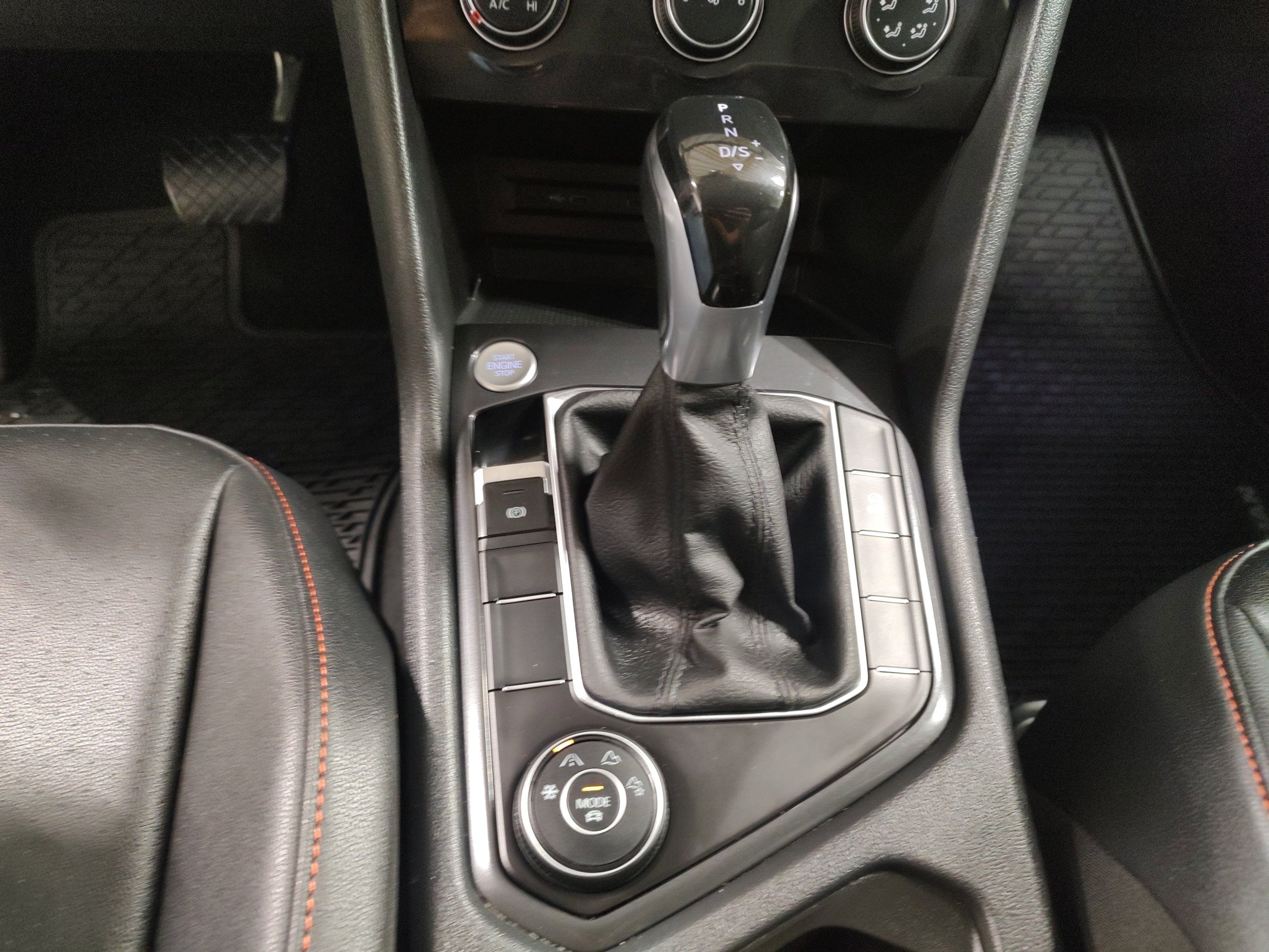 Used 2024 Volkswagen Tiguan Wolfsburg Edition AWD/4WD image 7
