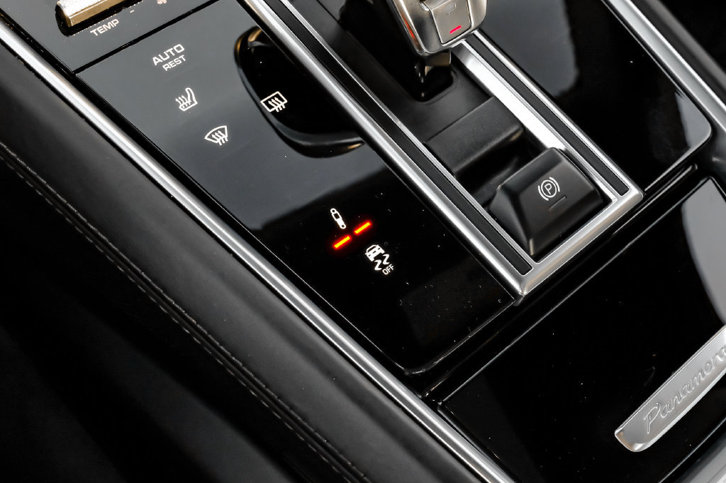 Used 2019 Porsche Panamera GTS AWD/4WD image 24