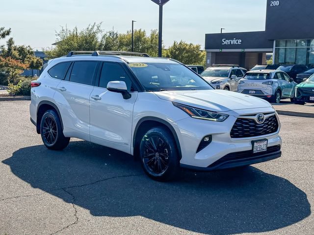 Used 2022 Toyota Highlander Bronze Edition AWD/4WD image 6
