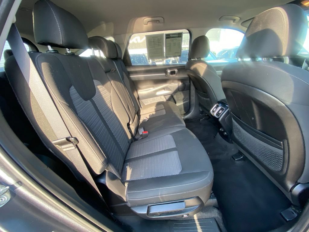 Certified 2023 Kia Sorento LX FWD image 24
