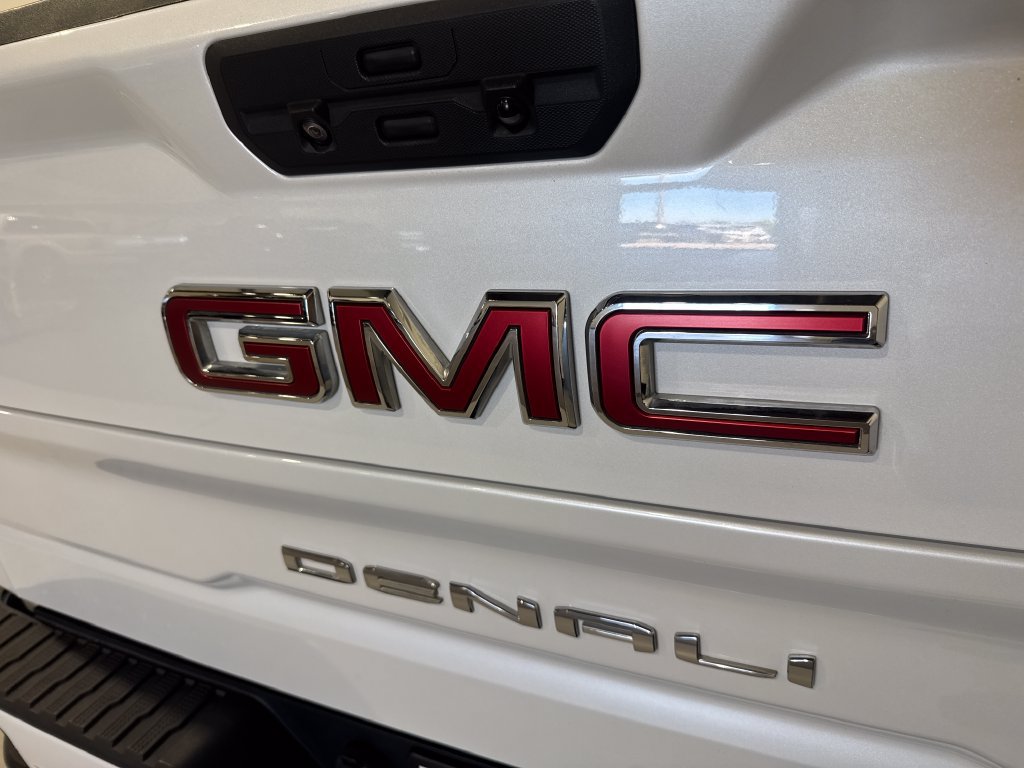 Used 2021 GMC Sierra 1500 Denali w/ Driver Alert Package II AWD/4WD image 30