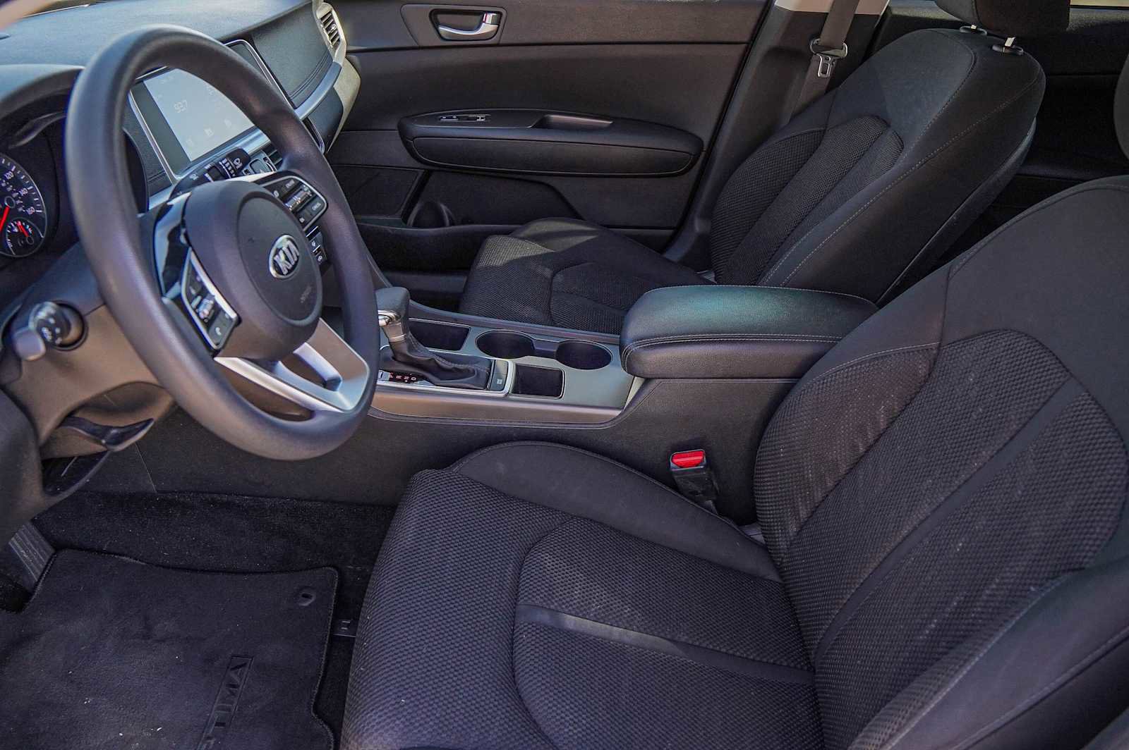 Used 2020 Kia Optima LX image 16