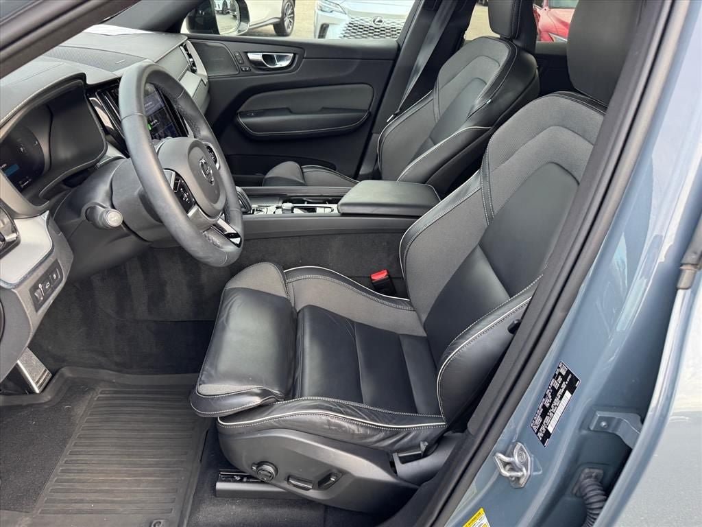 Used 2022 Volvo XC60 T8 R-Design w/ Advanced Package AWD/4WD image 9