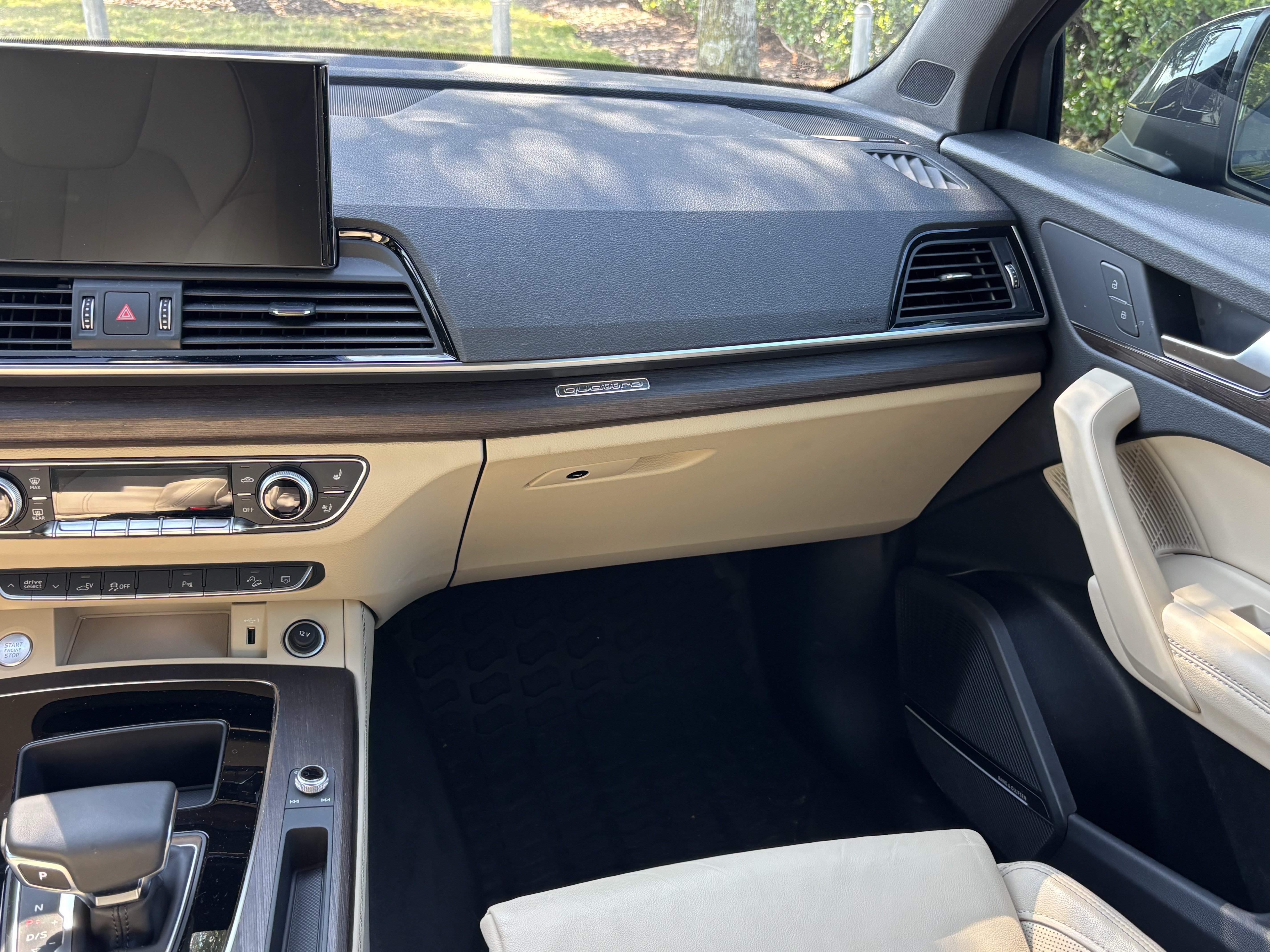 Used 2024 Audi Q5 e Premium Plus w/ Premium Plus Package AWD/4WD image 34