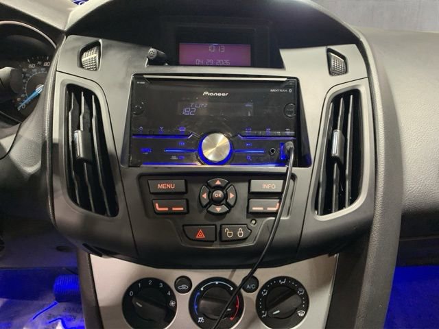 Used 2012 Ford Focus SE FWD image 12