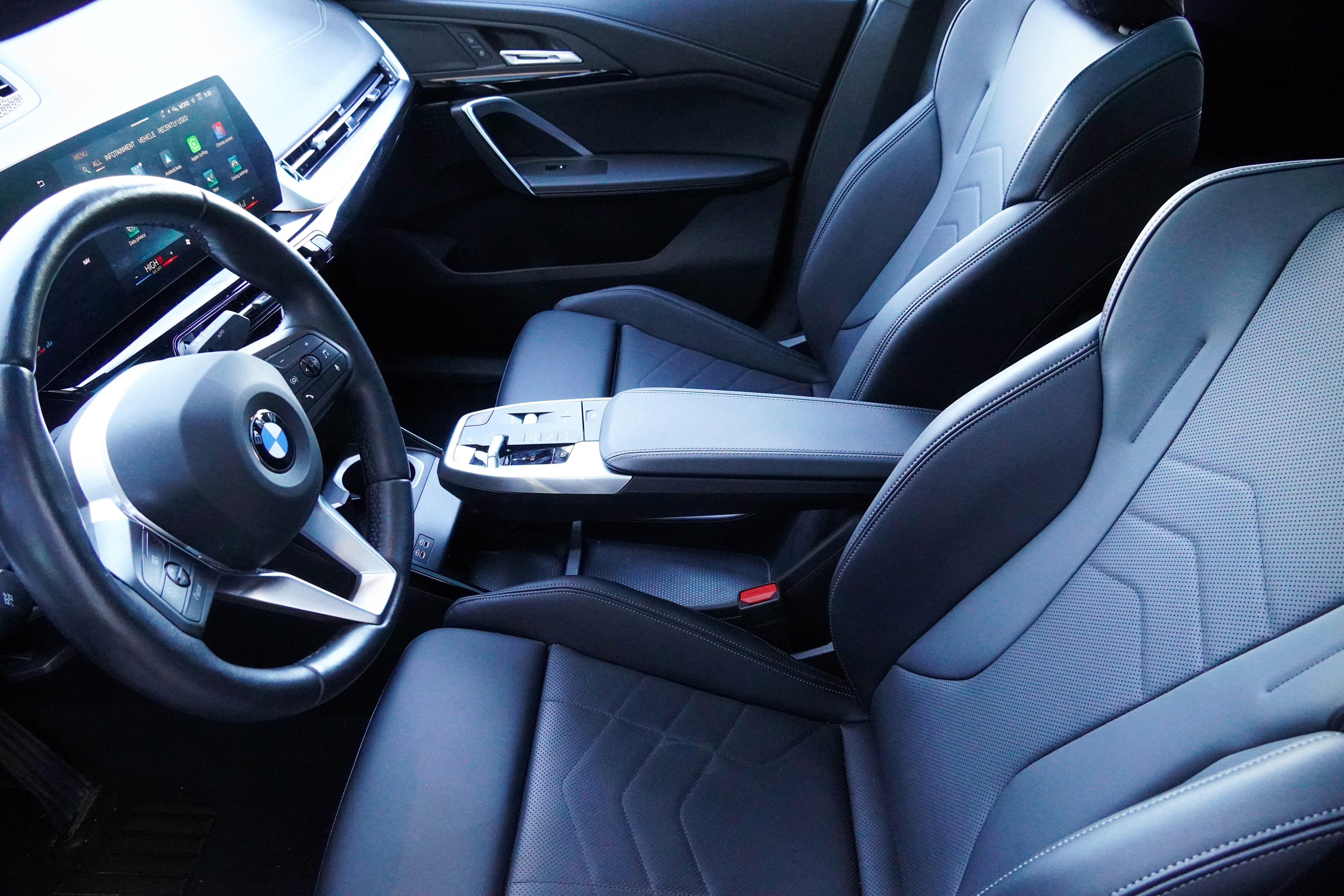 Certified 2025 BMW X2 xDrive28i image 11