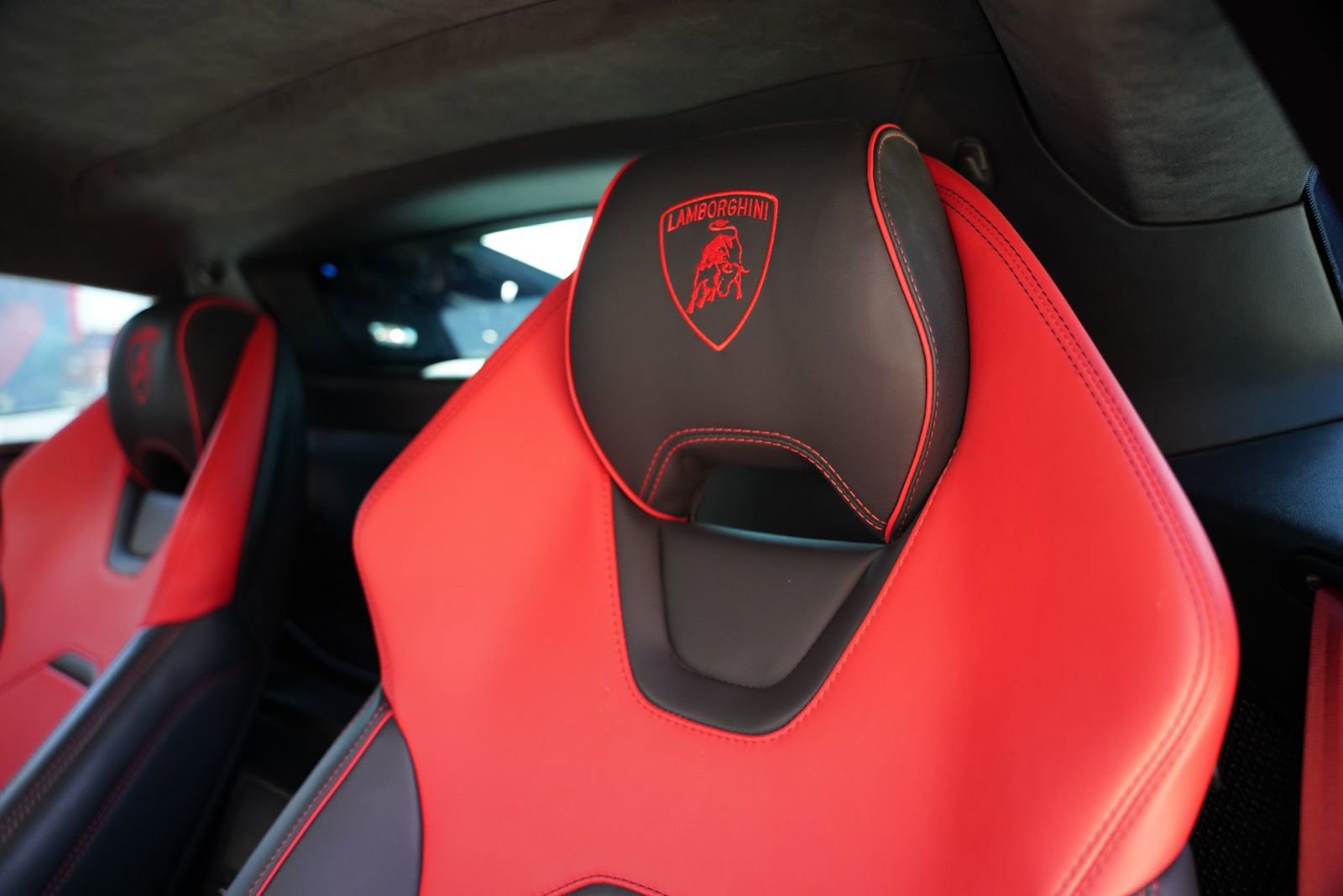 Used 2021 Lamborghini Huracan EVO image 22