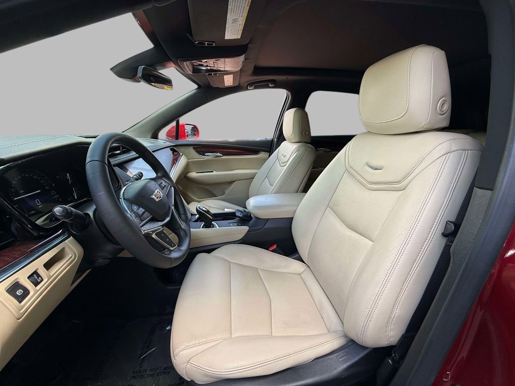 Used 2019 Cadillac XT5 Luxury AWD/4WD image 2