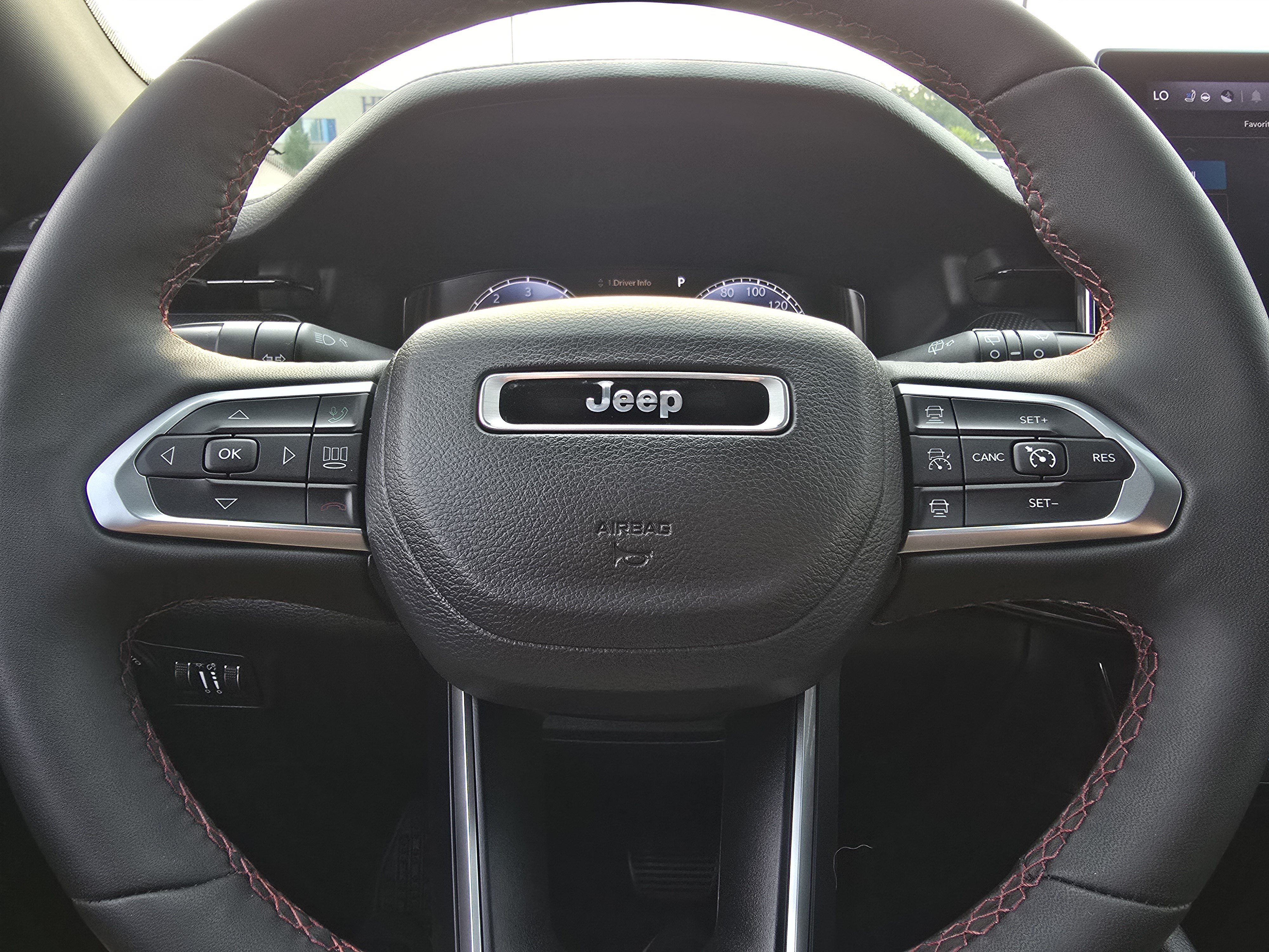 Used 2025 Jeep Compass Trailhawk w/ Trailhawk Elite Group AWD/4WD image 23