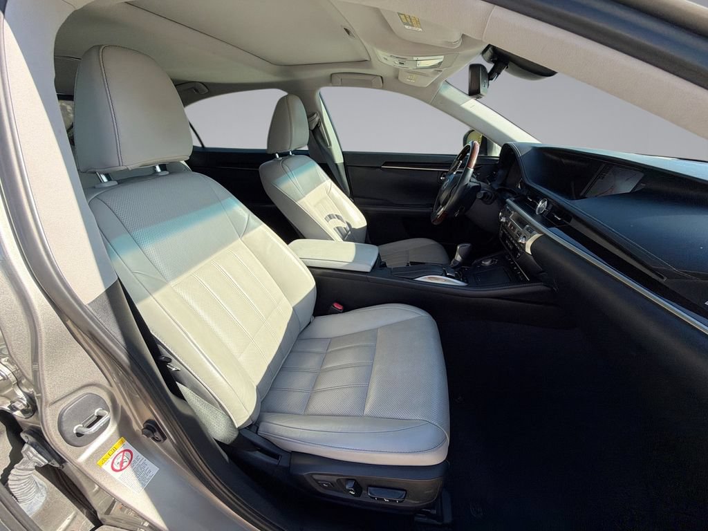 Used 2017 Lexus ES 350 w/ Luxury Package FWD image 16