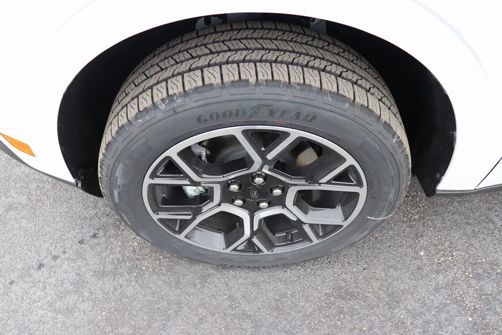 New 2026 Ford Maverick Lariat image 5