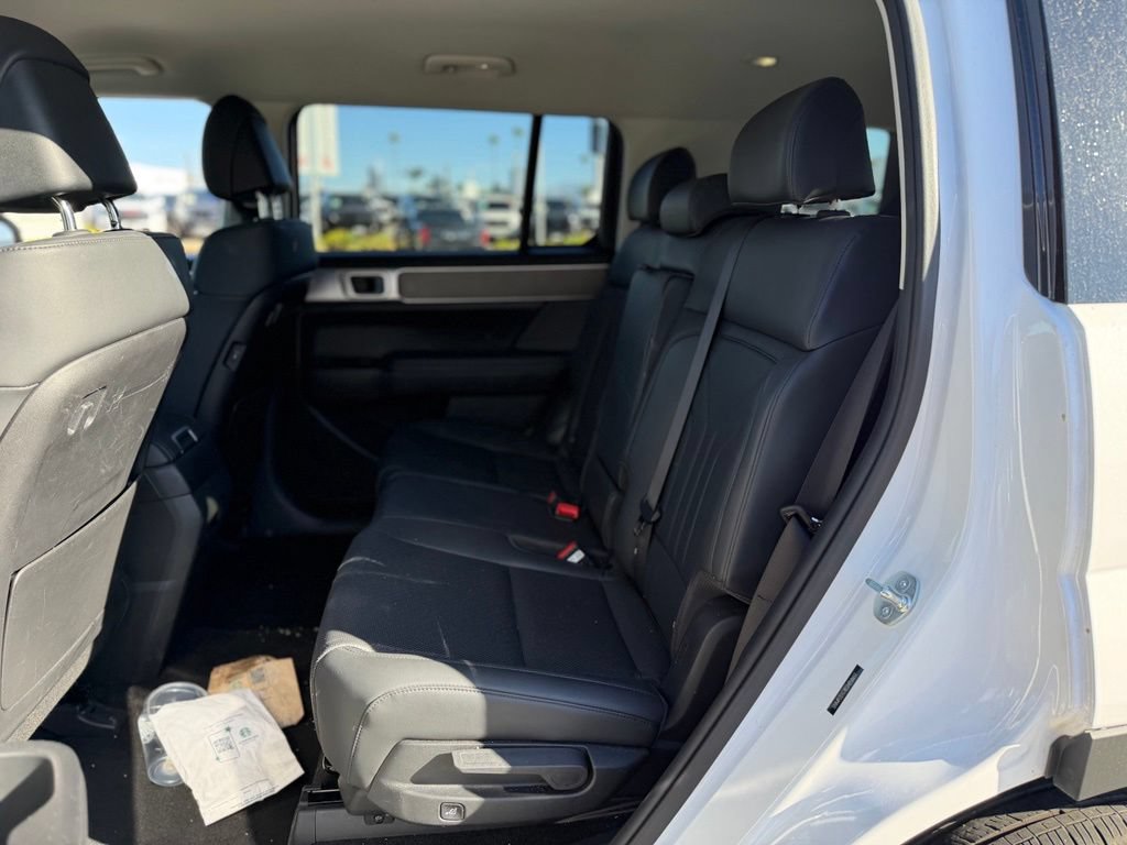 Used 2025 Hyundai Santa Fe SEL AWD/4WD image 4