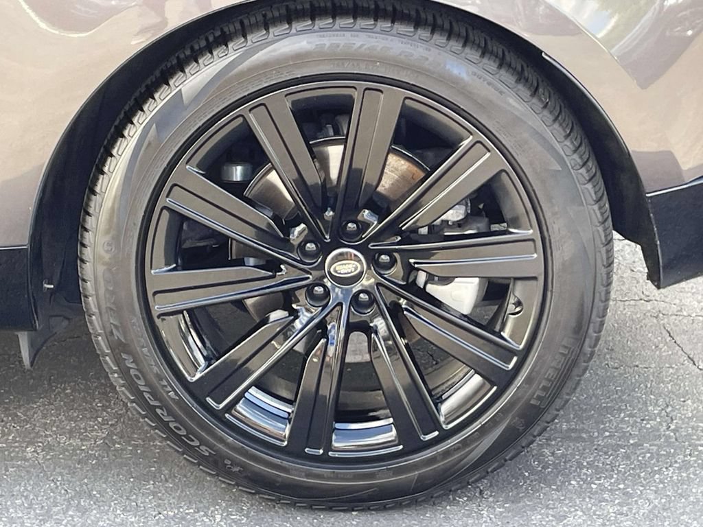 Certified 2023 Land Rover Range Rover Long Wheelbase SE AWD/4WD image 9
