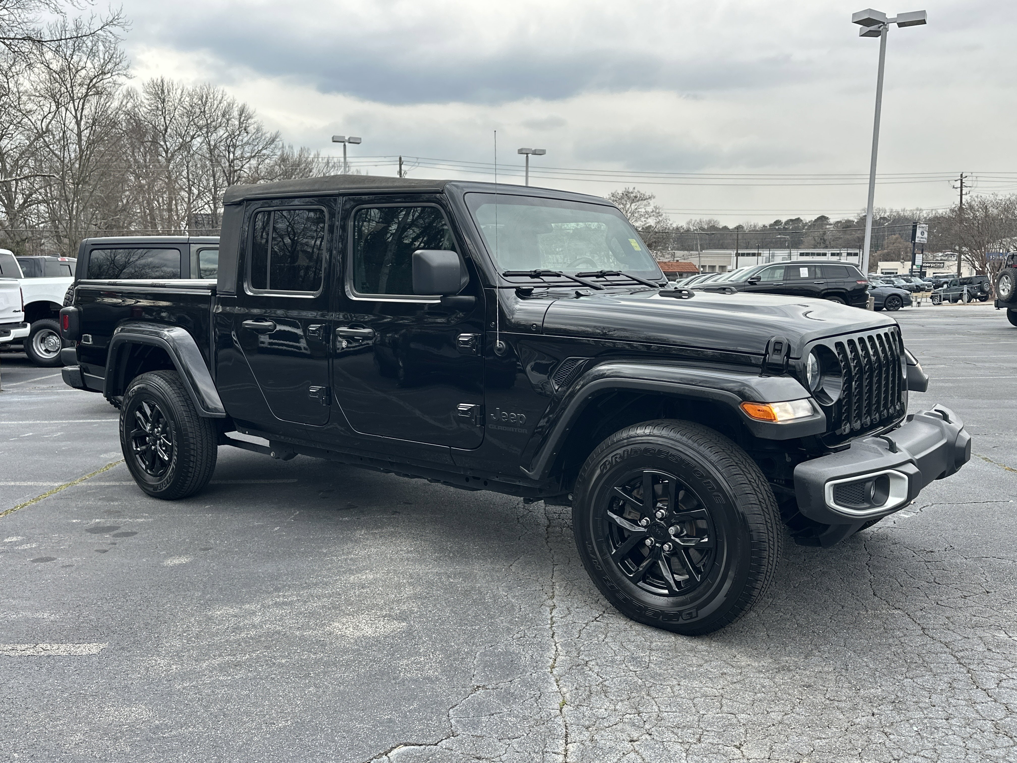 Used 2021 Jeep Gladiator Sport image 2