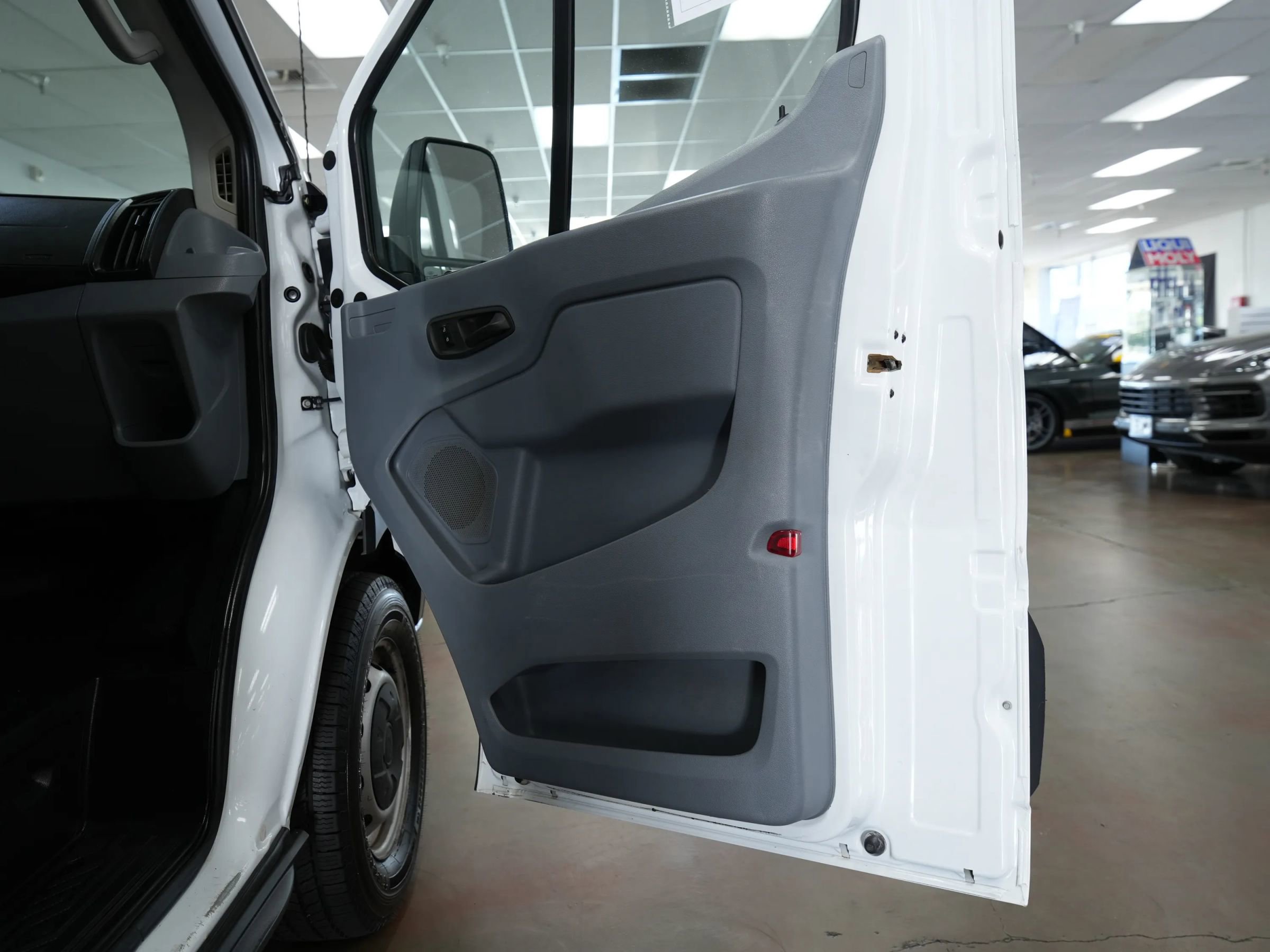 Used 2018 Ford Transit 350 XL image 20