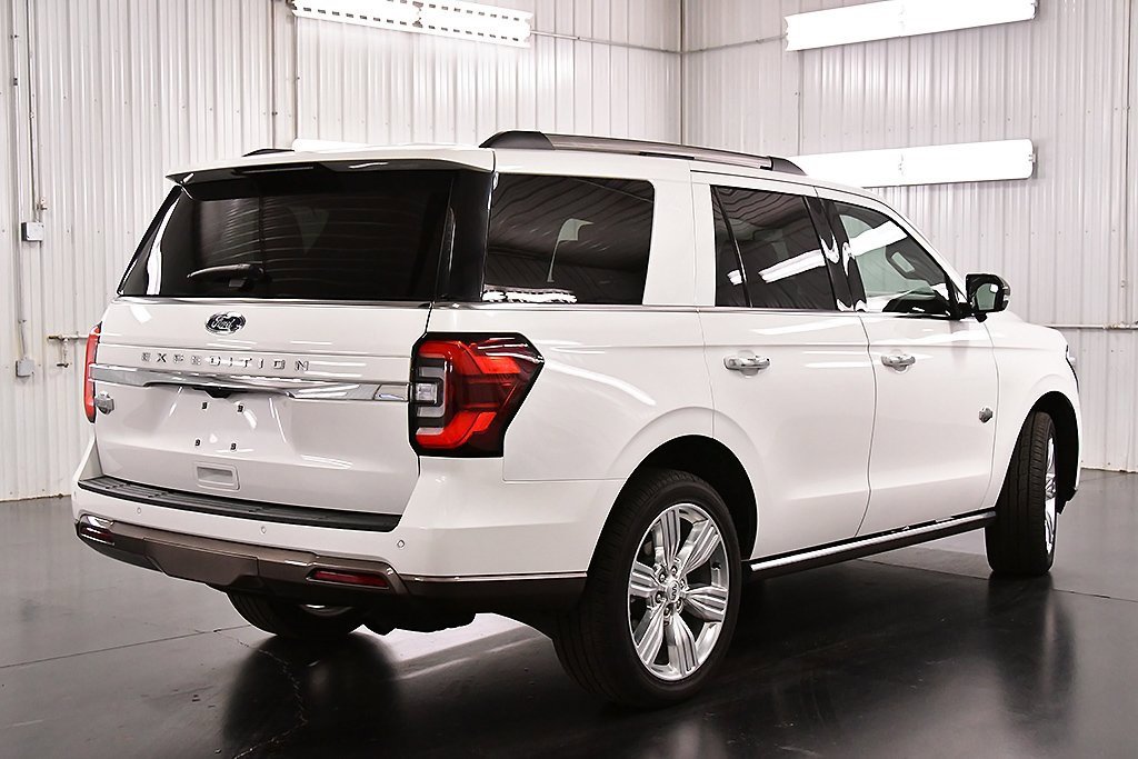 Used 2024 Ford Expedition King Ranch image 7