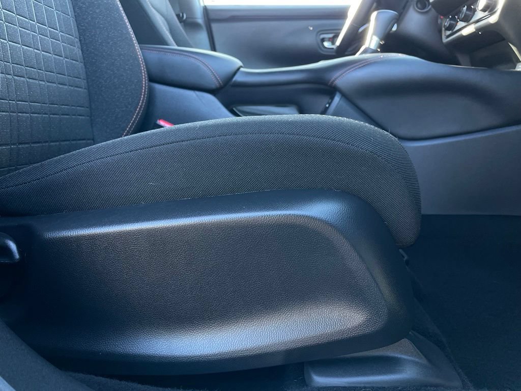 Certified 2025 Honda HR-V Sport image 29