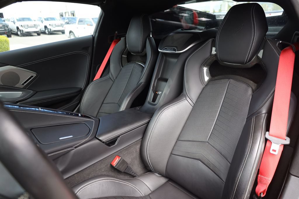 Used 2020 Chevrolet Corvette Stingray Preferred Cpe w/ 2LT Preferred Equipment Group RWD image 17