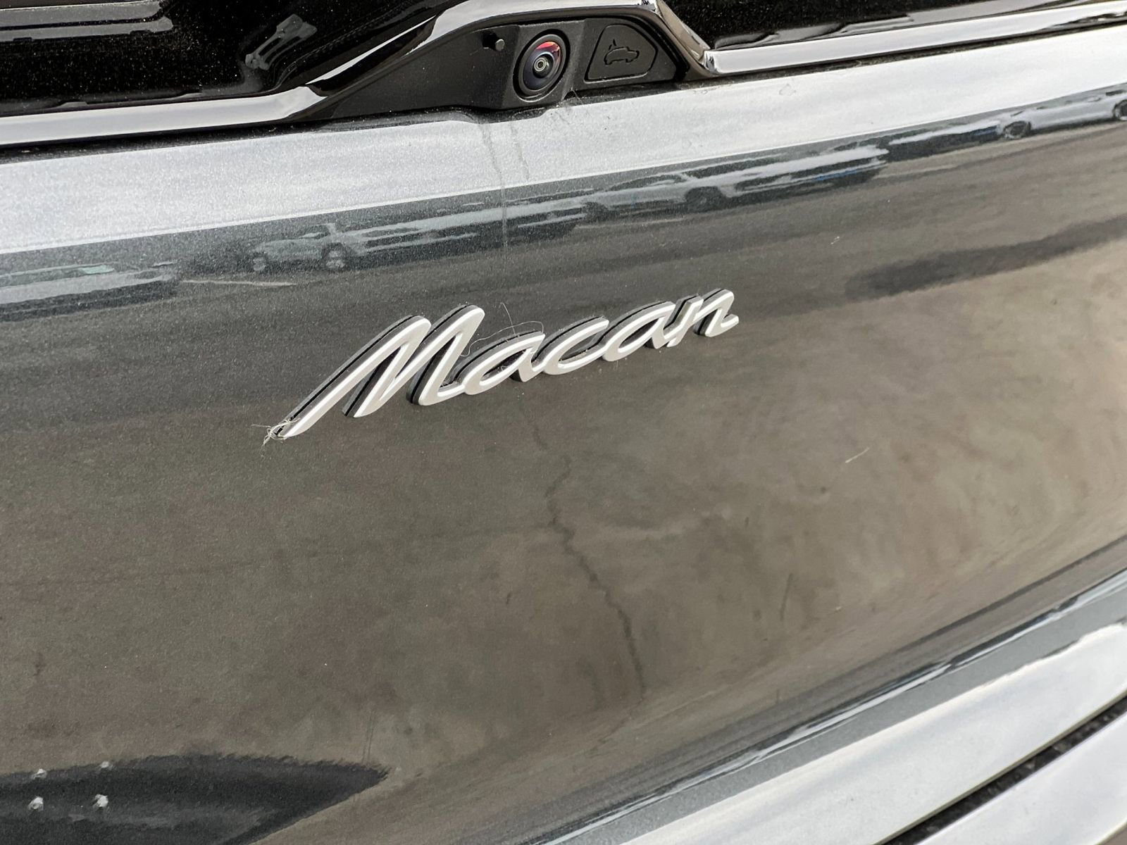 Certified 2025 Porsche Macan Electric RWD image 35