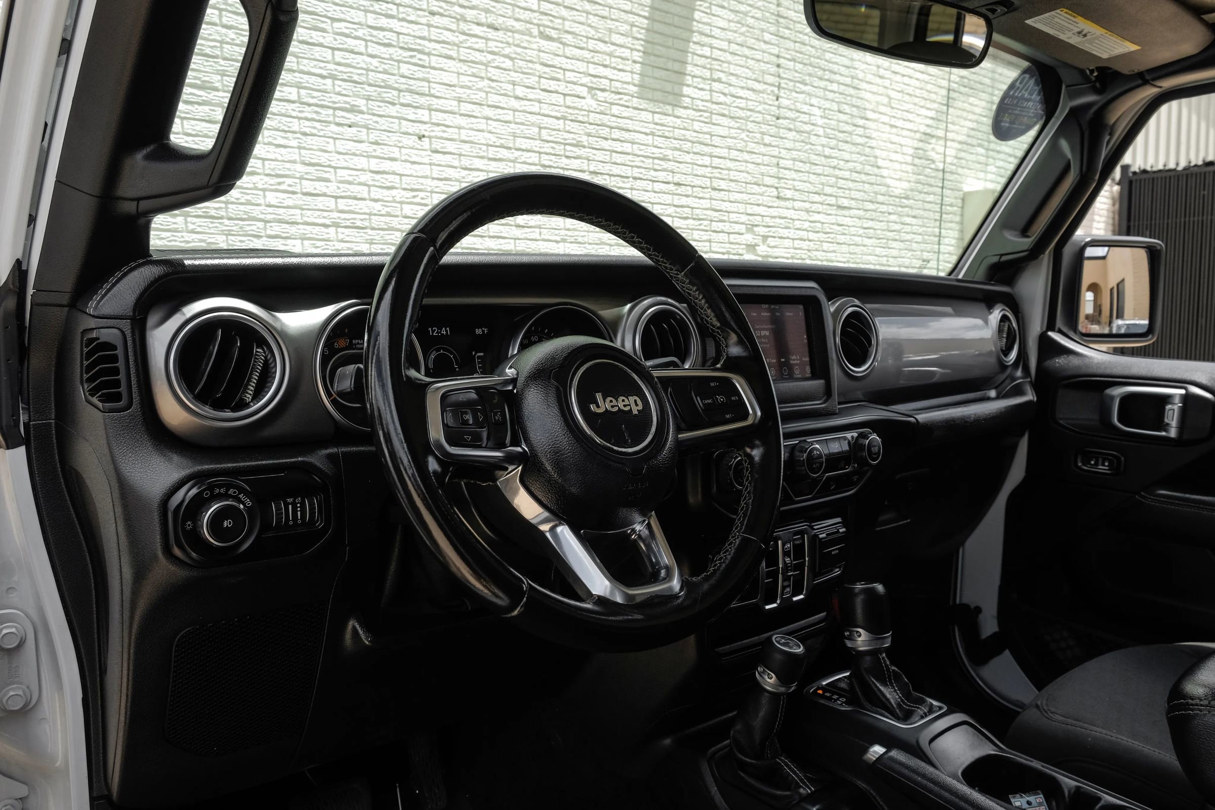 Used 2020 Jeep Wrangler Unlimited Sahara image 2