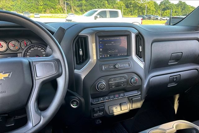 Used 2024 Chevrolet Silverado 1500 Custom AWD/4WD image 10