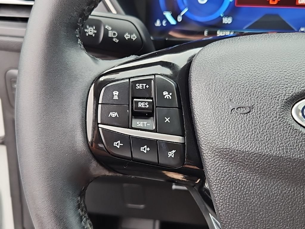 Used 2022 Ford Escape SEL w/ Technology Package FWD image 11