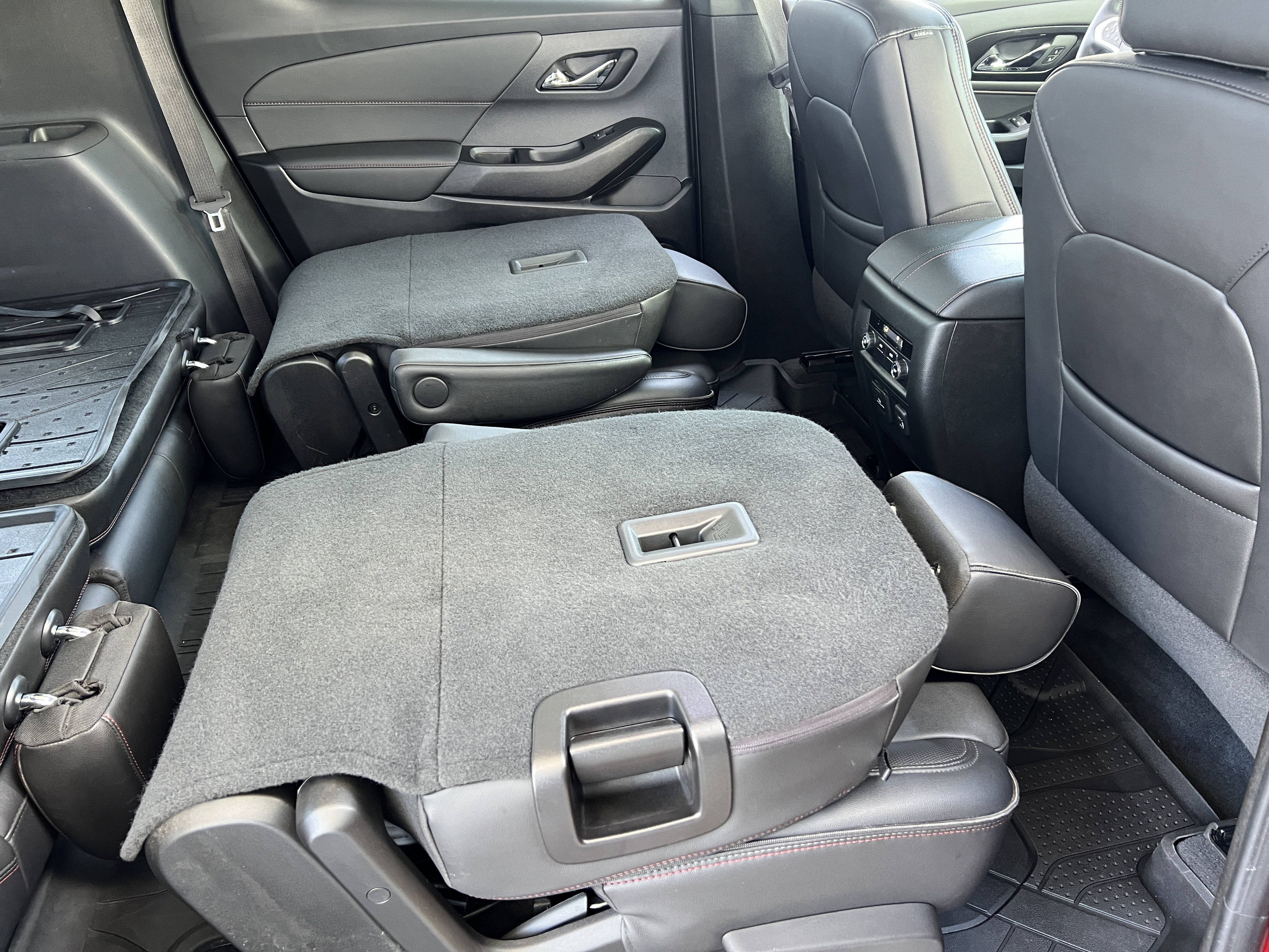 Used 2024 Chevrolet Traverse RS AWD/4WD image 26