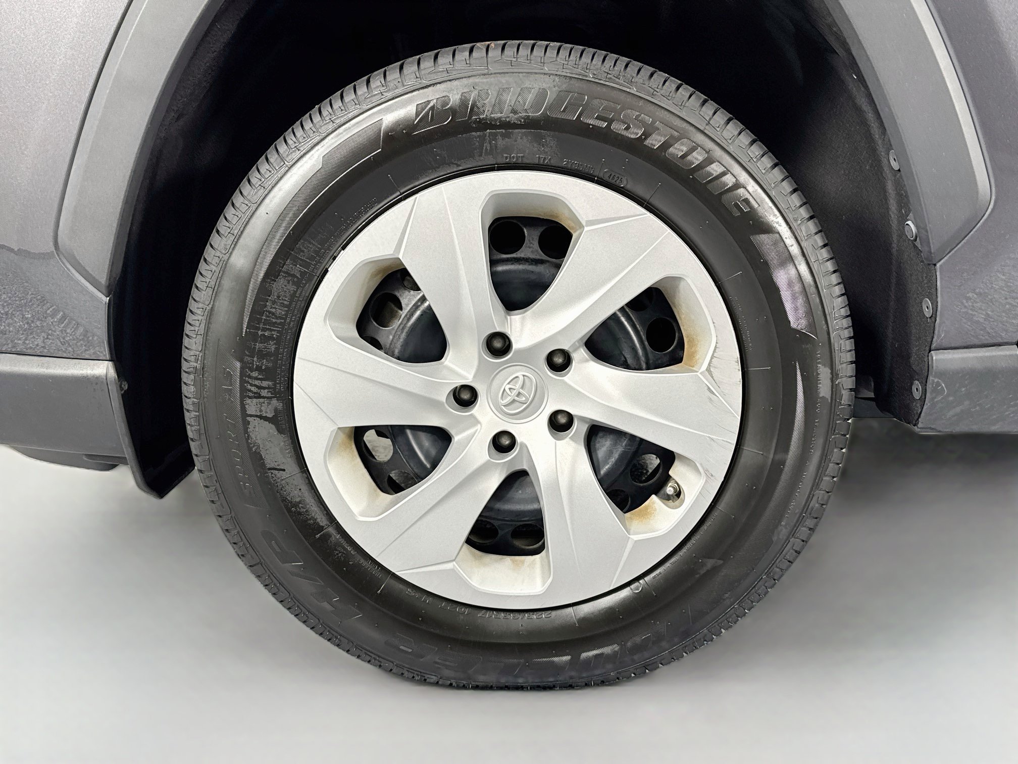 Used 2023 Toyota RAV4 LE AWD/4WD image 28