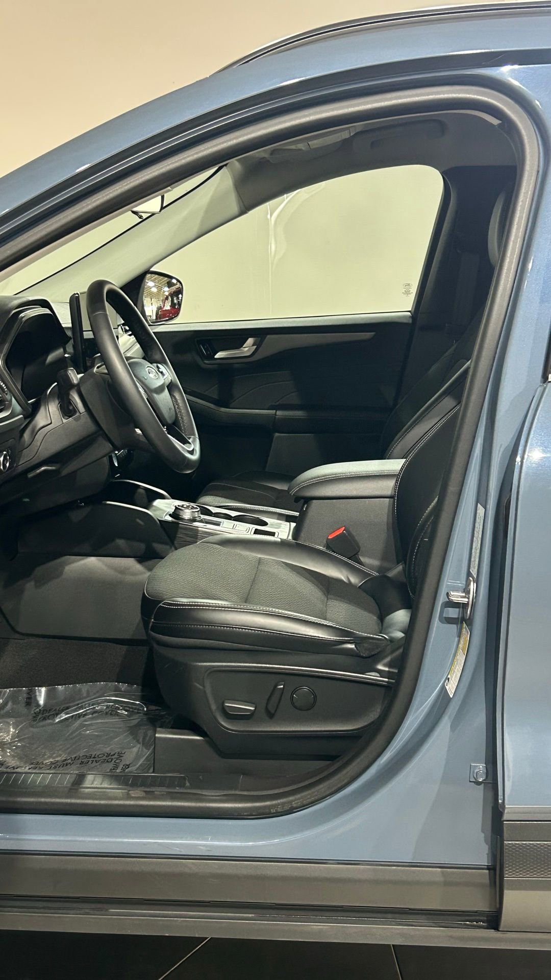 Used 2024 Ford Escape SE FWD image 38