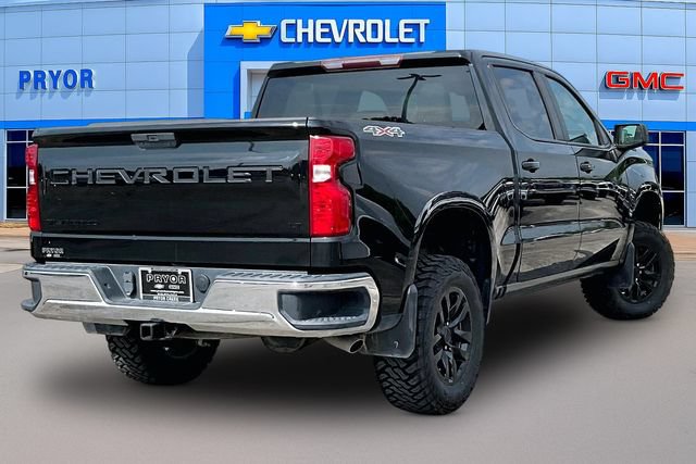 Used 2021 Chevrolet Silverado 1500 LT w/ LPO, Dark Essentials Package AWD/4WD image 5