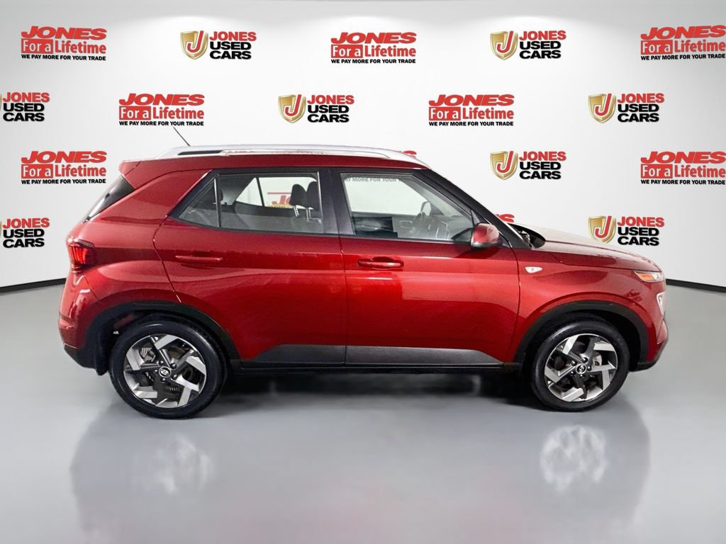 Certified 2024 Hyundai Venue SEL FWD image 18