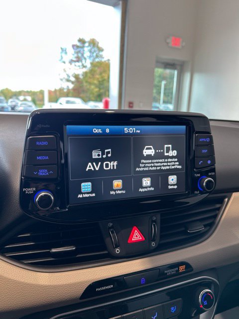Used 2018 Hyundai Elantra GT FWD image 17