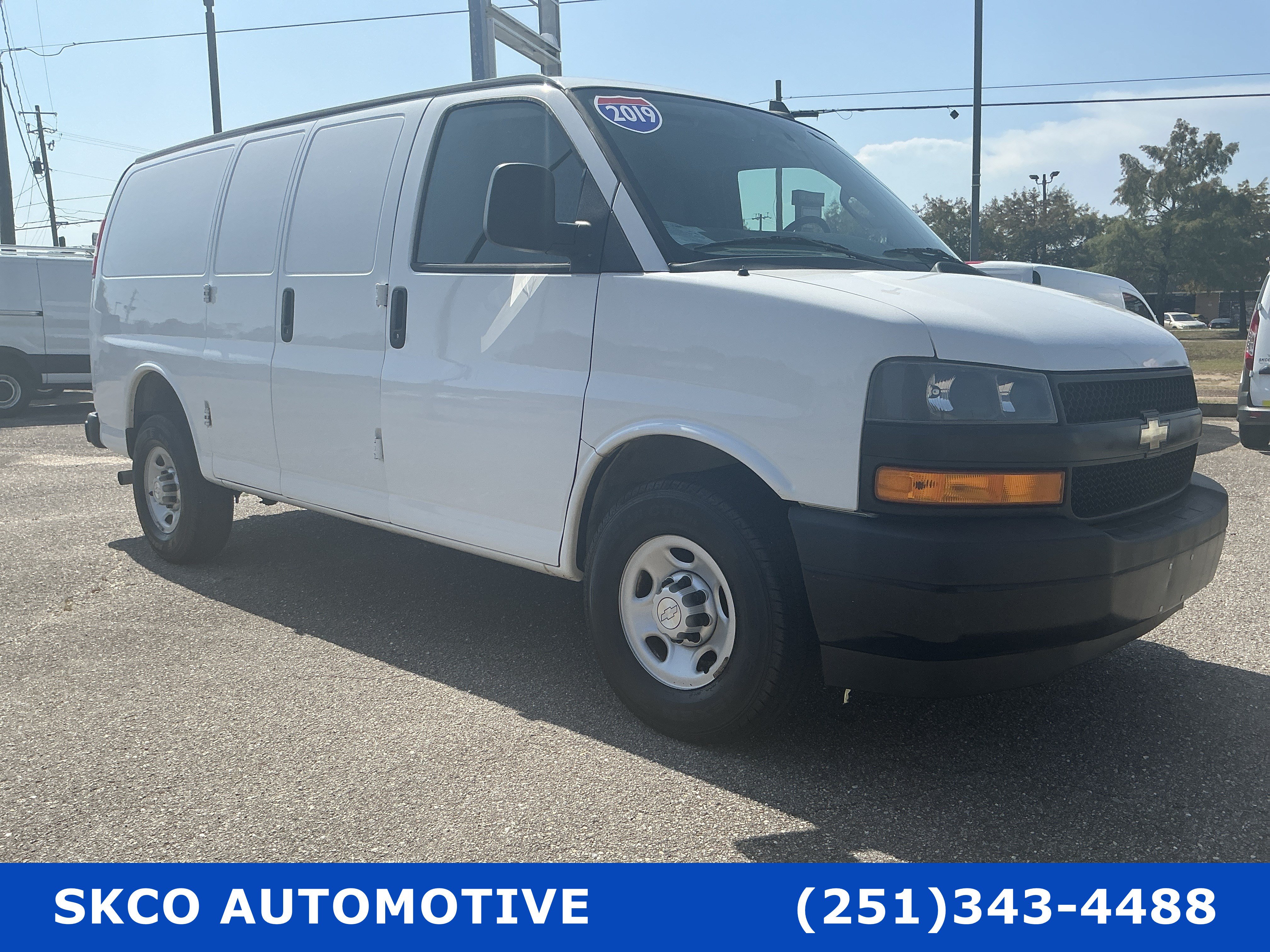 Used 2019 Chevrolet Express 2500 w/ Safety Package RWD image 7