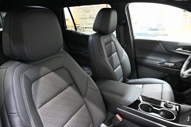 New 2026 Chevrolet Equinox LT w/ Convenience Package II image 8