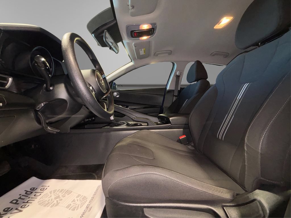 Used 2023 Hyundai Elantra SEL FWD image 9