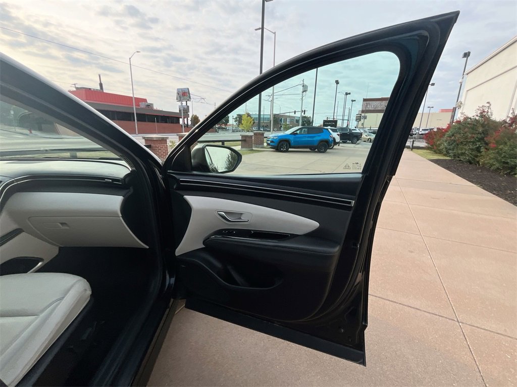 Used 2024 Hyundai Tucson Limited image 40