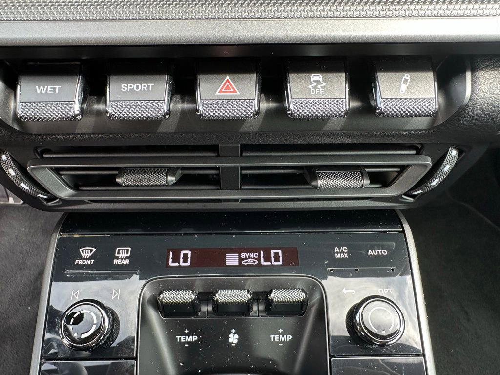 Certified 2022 Porsche 911 Carrera RWD image 30